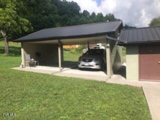 4000 Sage Road Coeburn, VA 24230 - Photo 4 of 7 carport