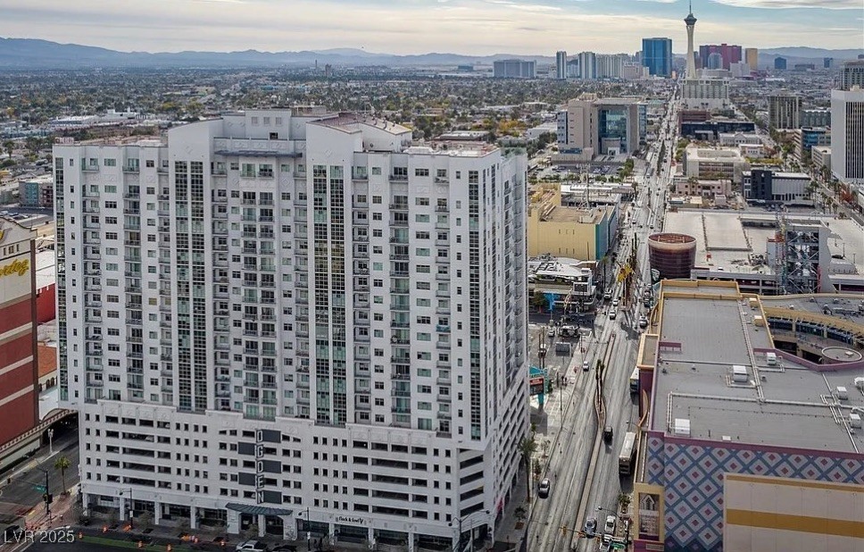 150 South Las Vegas Boulevard, Unit 1802 Las Vegas, NV 89101 - Photo 14 of 18 location downtown