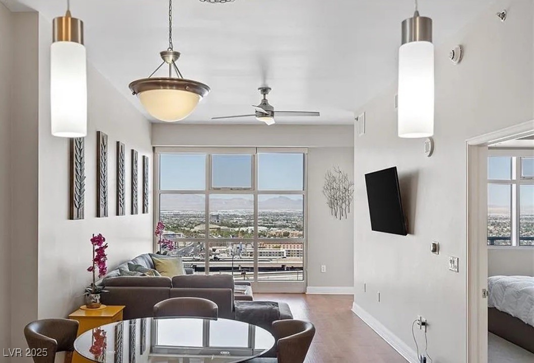 150 South Las Vegas Boulevard, Unit 1802 Las Vegas, NV 89101 - Photo 2 of 18