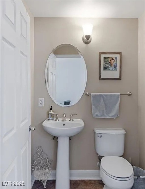 150 South Las Vegas Boulevard, Unit 1802 Las Vegas, NV 89101 - Photo 7 of 18 Hallway bath