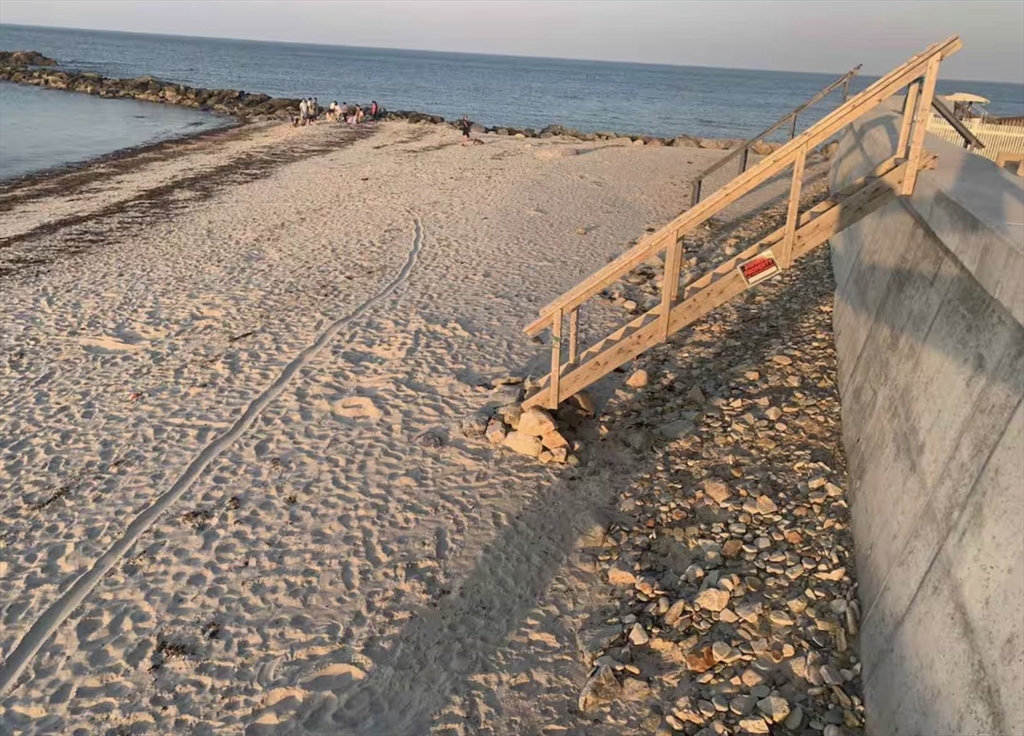 300 Ocean Street Marshfield, MA 02050 - Photo 5 of 30 a black and white photo of a