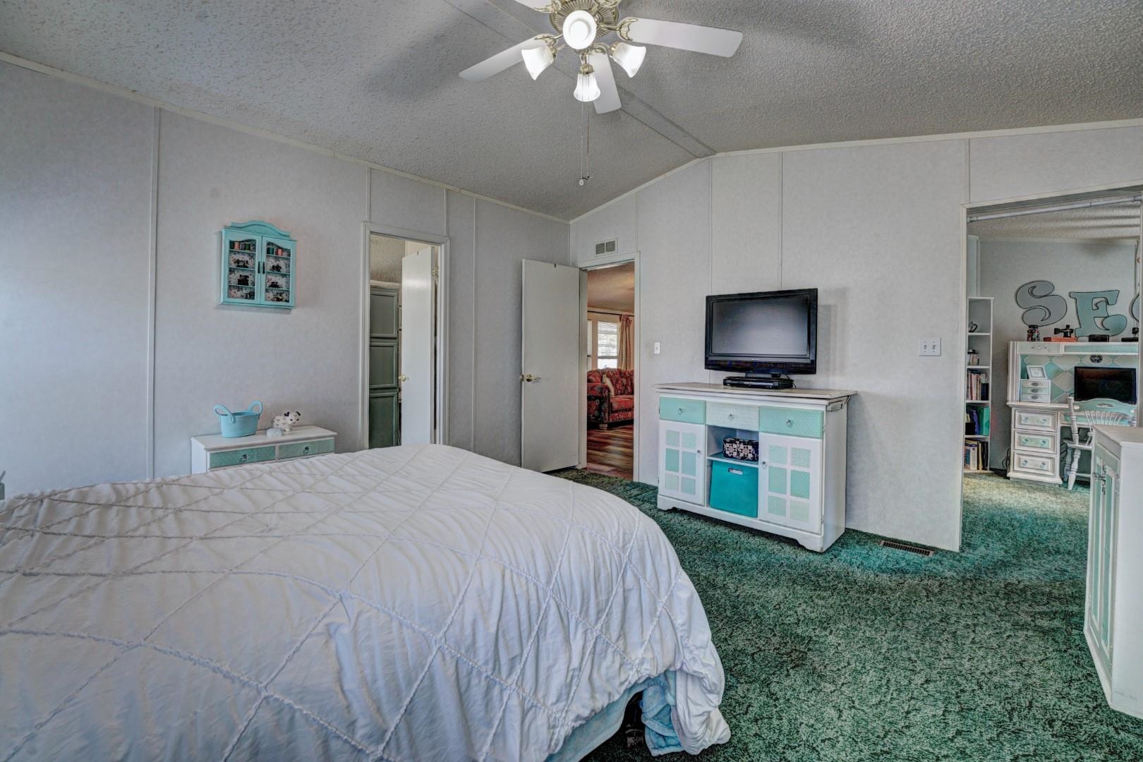 435 32 Road, Unit 152 Clifton, CO 81520 - Photo 11 of 30 Gallery Image 11