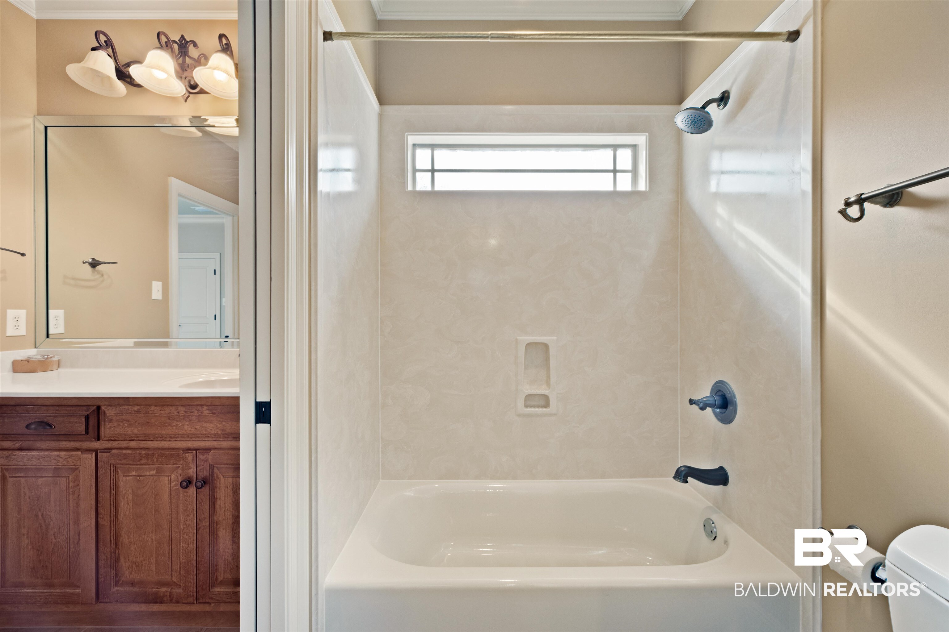 7332 Raleigh Way North Mobile, AL 36695 - Photo 25 of 38 Jack & Jill Bath