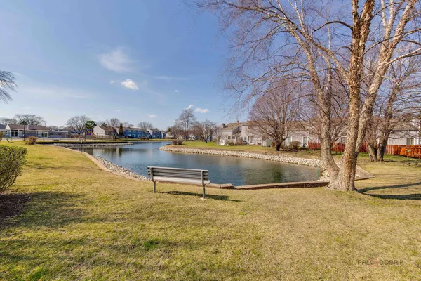 $385,000 | 456 Harmony Drive, Wheeling, IL 60090