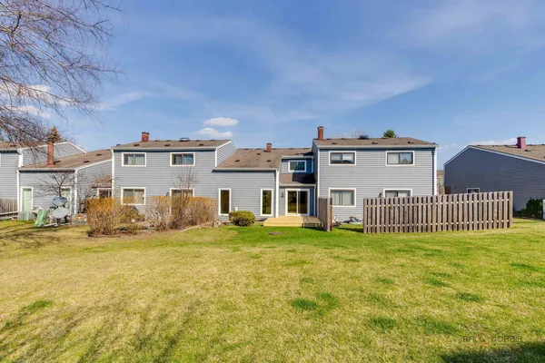 $385,000 | 456 Harmony Drive, Wheeling, IL 60090