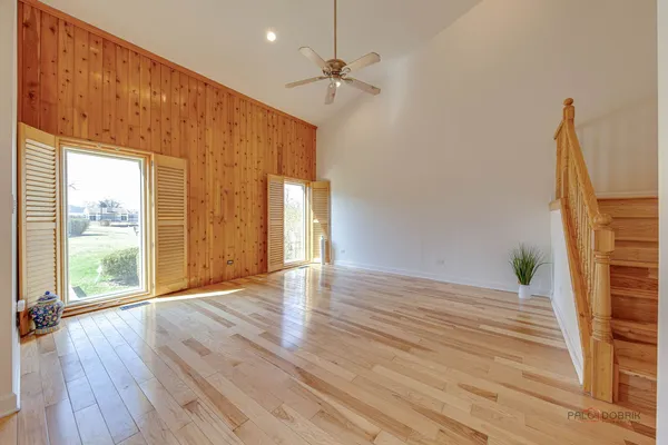 $385,000 | 456 Harmony Drive, Wheeling, IL 60090