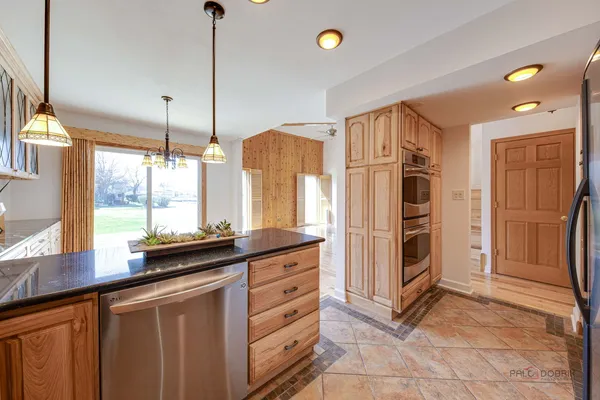 $385,000 | 456 Harmony Drive, Wheeling, IL 60090