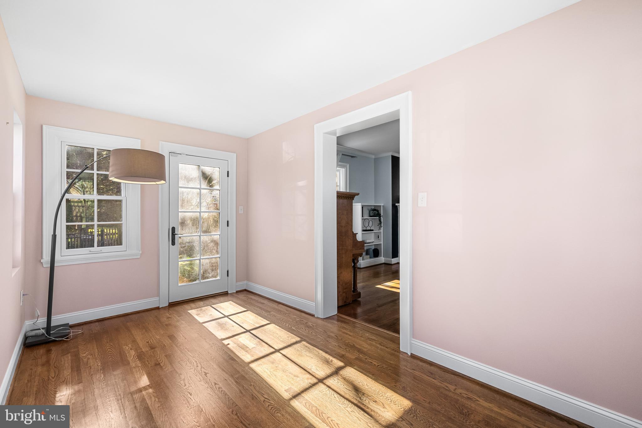 307 East Highfield Road Baltimore, MD 21218 - Photo 15 of 59 an empty room with windows