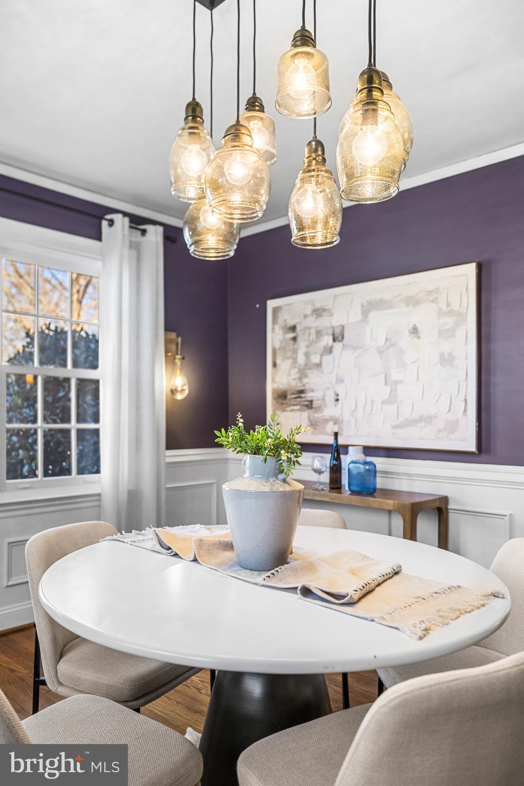 307 East Highfield Road Baltimore, MD 21218 - Photo 22 of 59 a dining room with furniture and window