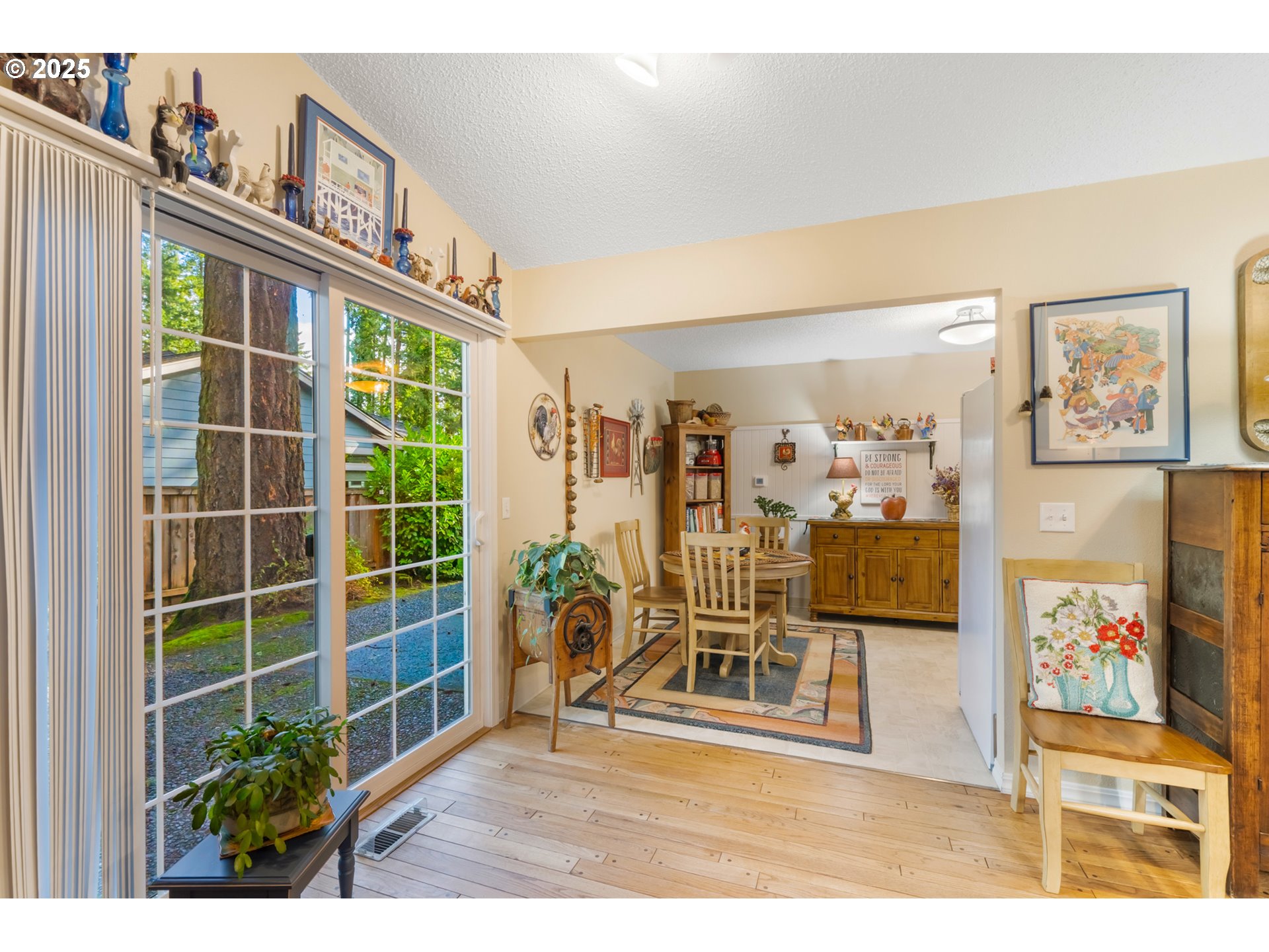 16808 Southwest Inverurie Road Lake Oswego, OR 97035 - Photo 12 of 38 a view of a entryway