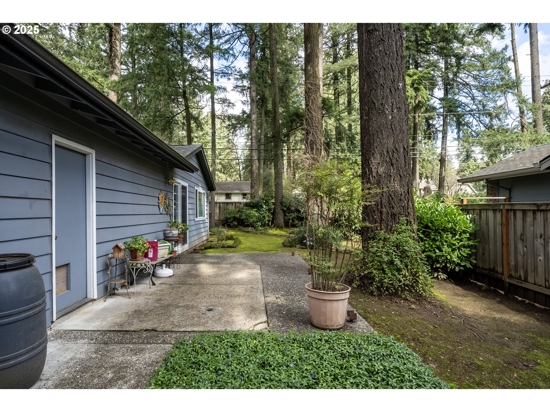 16808 Southwest Inverurie Road Lake Oswego, OR 97035 - Photo 31 of 38 a view of outdoor space and yard