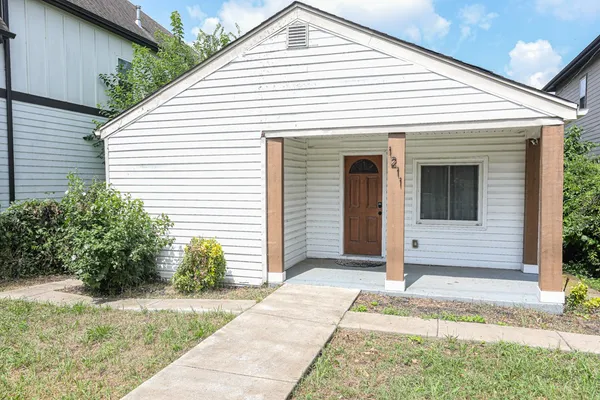 $2,800 | 1211 14th Avenue South, Nashville, TN 37212