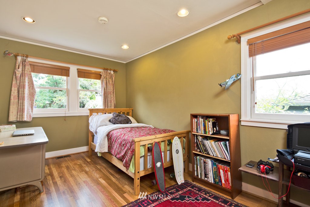 922 North 78th Street Seattle, WA 98103 - Photo 8 of 14 Gallery Image 8