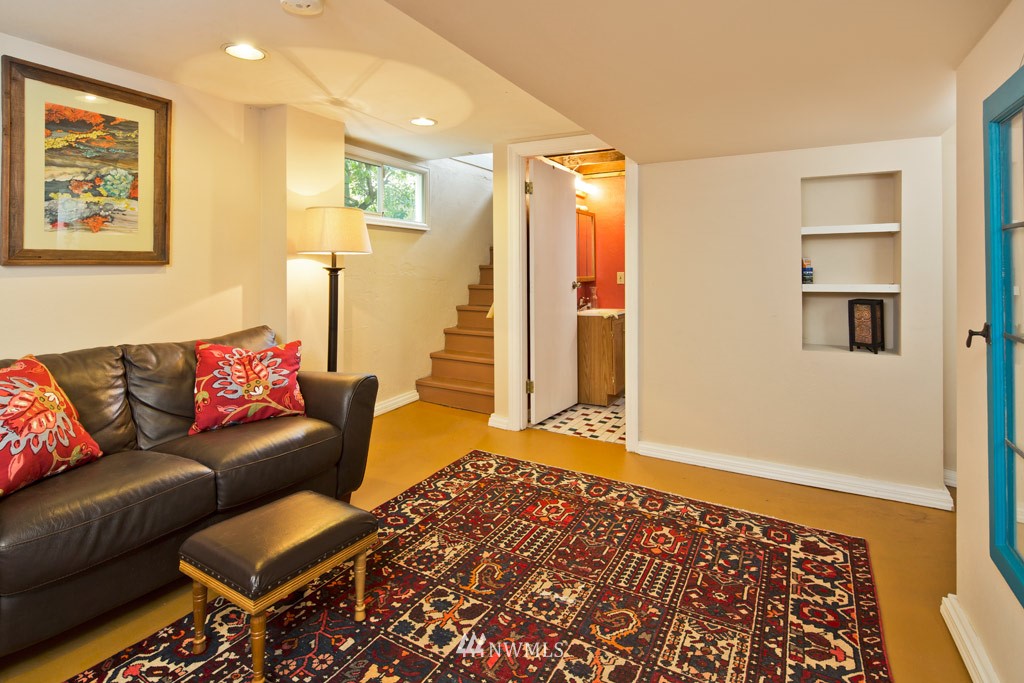 922 North 78th Street Seattle, WA 98103 - Photo 10 of 14 Gallery Image 10