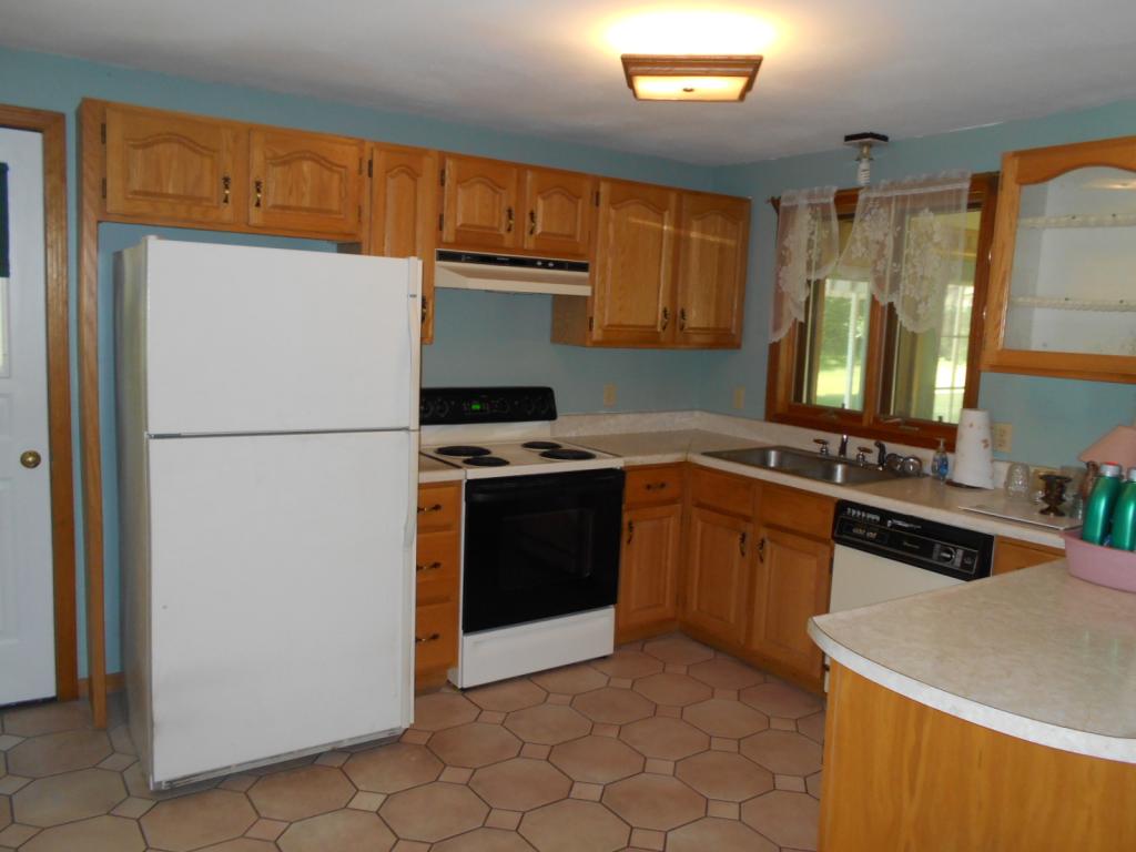 23 Hunt Road Kingston, NH 03848 - Photo 11 of 28 Gallery Image 11