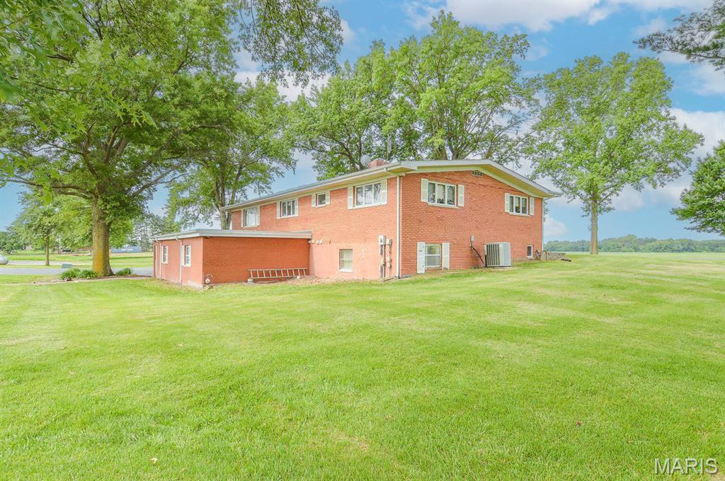 2430 Beckmann Road Lenzburg, IL 62255 - Photo 6 of 54