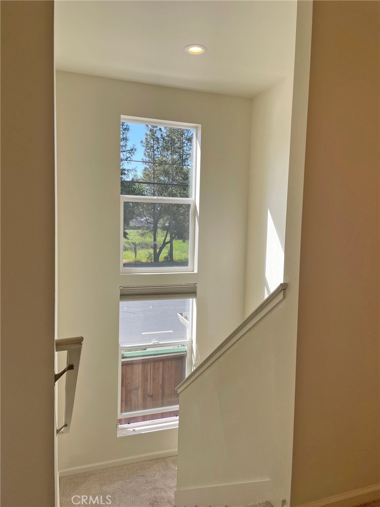 2010 Ravello Way Santa Rosa, CA 95403 - Photo 9 of 14 a view of room and window