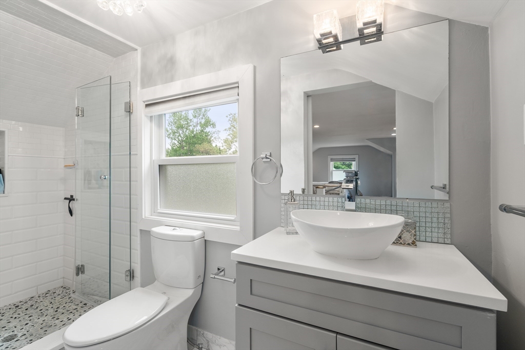 32 Oak Street Stoneham, MA 02180 - Photo 13 of 23