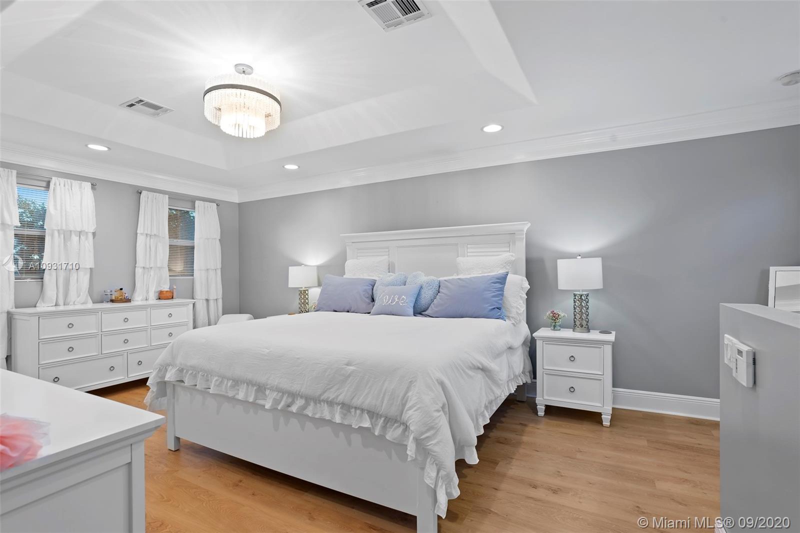 329 Southwest 14th Street Pompano Beach, FL 33060 - Photo 16 of 43 Gallery Image 16