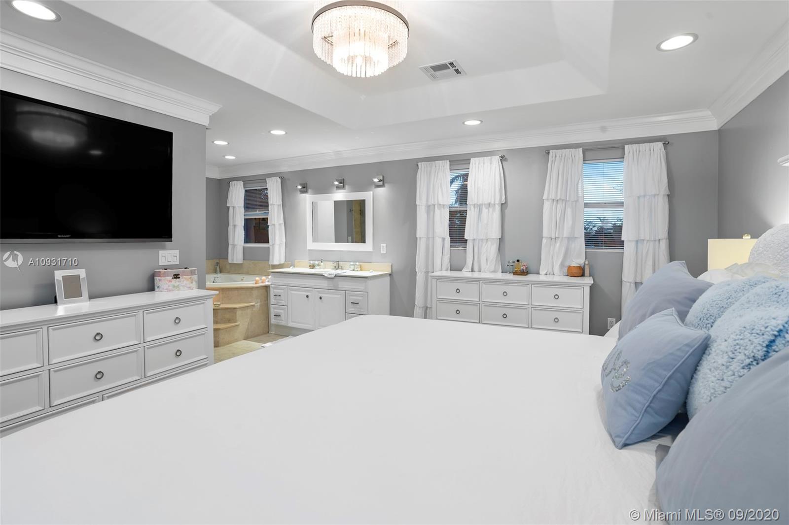 329 Southwest 14th Street Pompano Beach, FL 33060 - Photo 17 of 43 Gallery Image 17