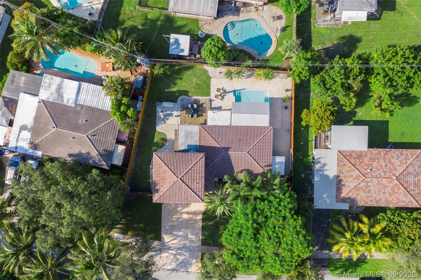 329 Southwest 14th Street Pompano Beach, FL 33060 - Photo 3 of 43 Gallery Image 3