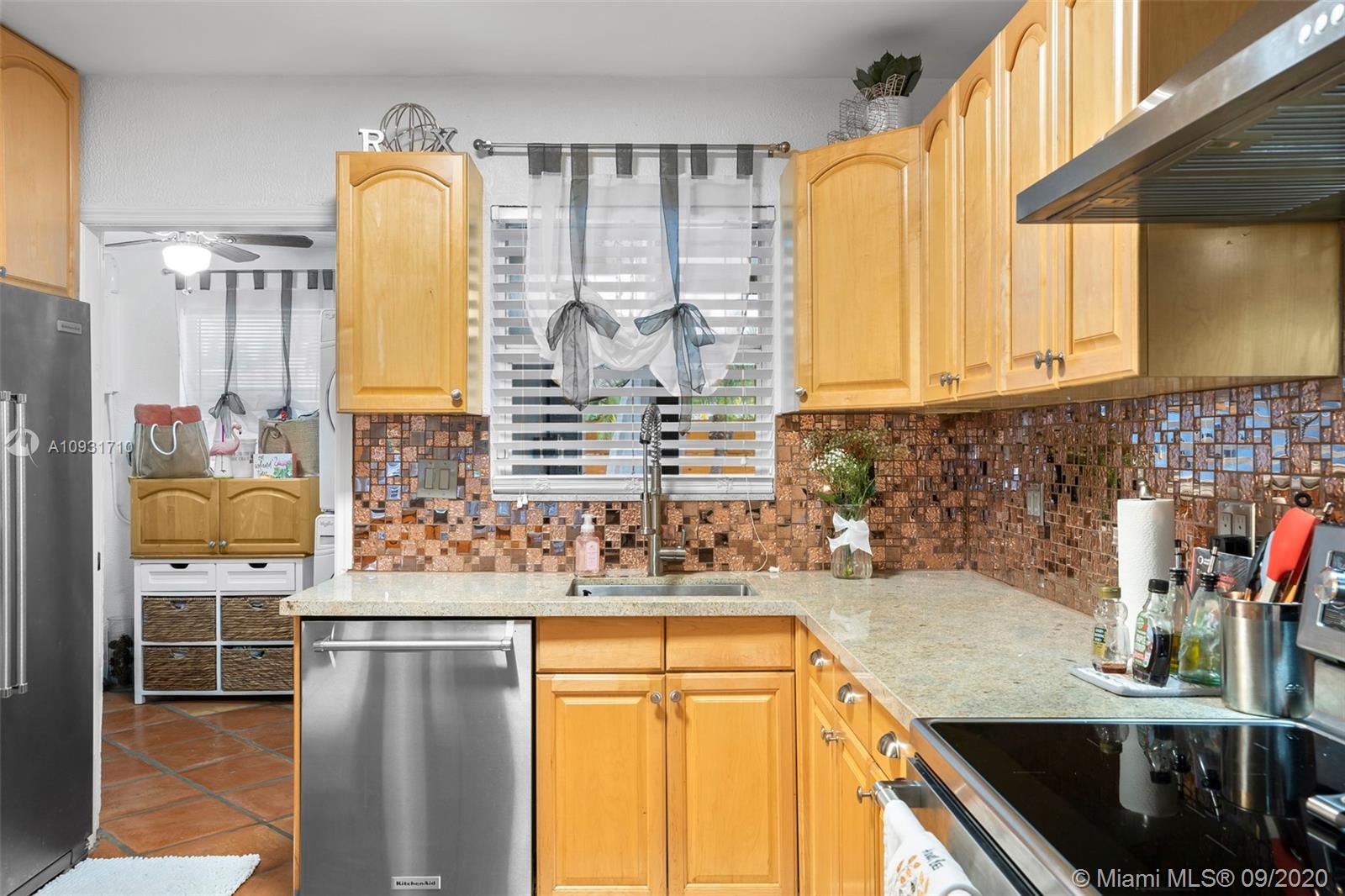 329 Southwest 14th Street Pompano Beach, FL 33060 - Photo 10 of 43 Gallery Image 10