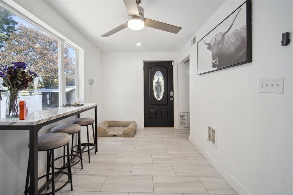 465 River Road Agawam, MA 01001 - Photo 8 of 42 Gallery Image 8