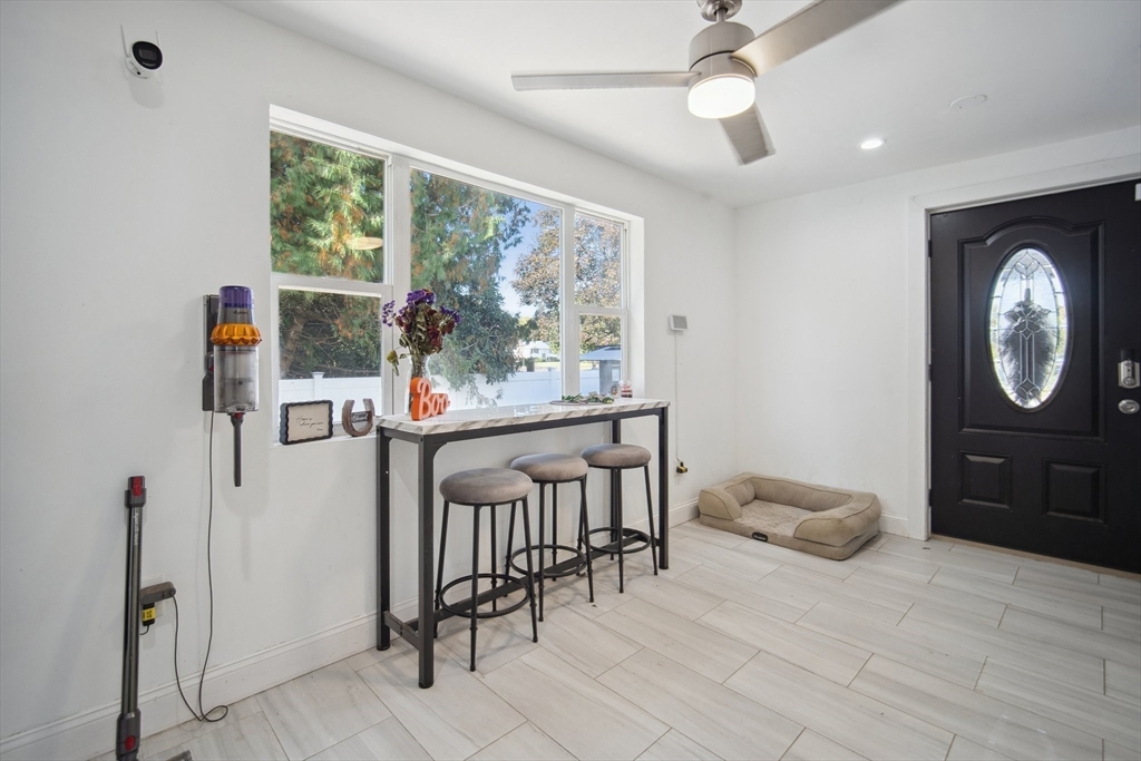 465 River Road Agawam, MA 01001 - Photo 9 of 42 Gallery Image 9