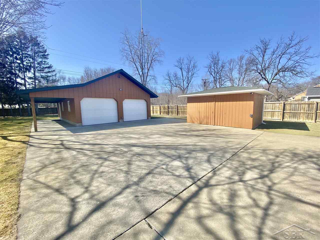 1605 North Miller Road Saginaw, MI 48609 - Photo 33 of 41 50036754-32.JPG