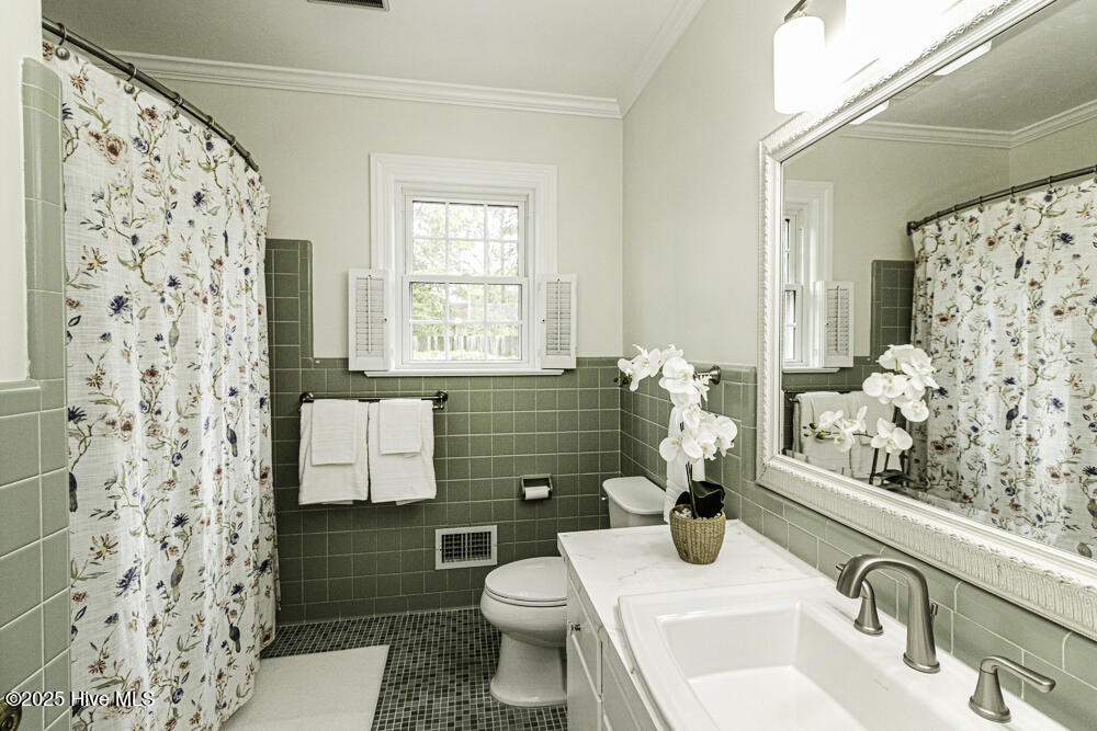 3609 Hawthorne Road Rocky Mount, NC 27804 - Photo 16 of 42 Updated sink and fixtures