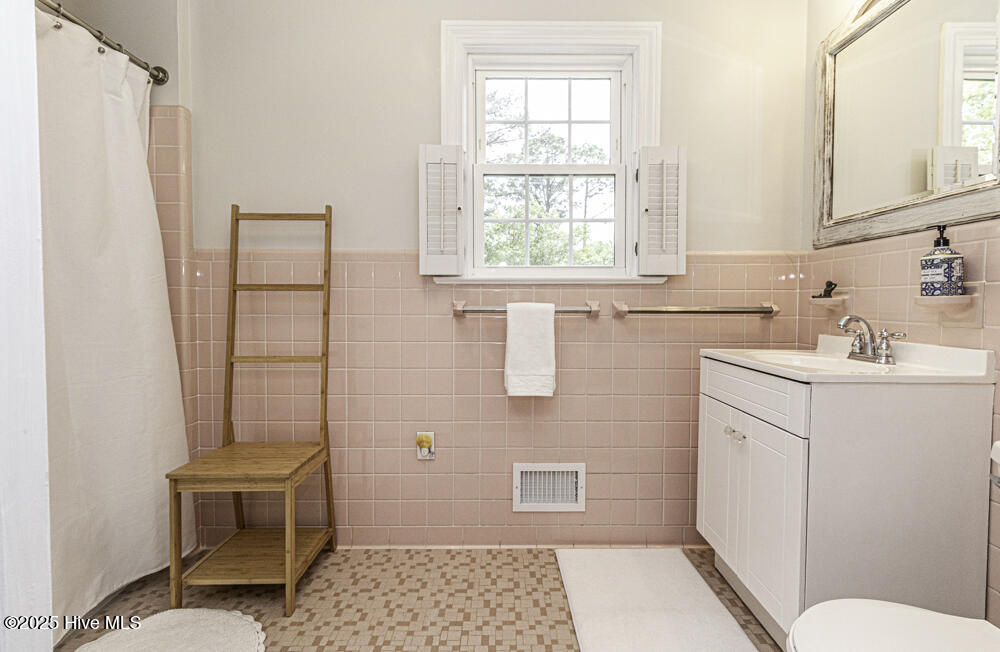 3609 Hawthorne Road Rocky Mount, NC 27804 - Photo 23 of 42 Updated vanity and fixtures