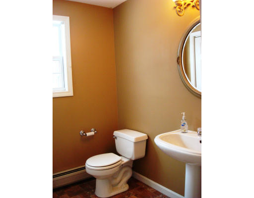 121 Woods Road Northampton, MA 01062 - Photo 13 of 29