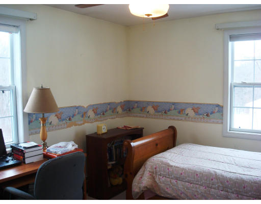 121 Woods Road Northampton, MA 01062 - Photo 25 of 29