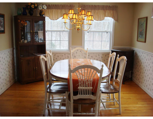 121 Woods Road Northampton, MA 01062 - Photo 5 of 29