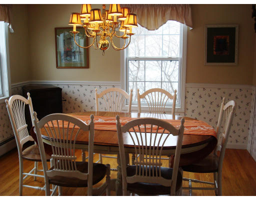 121 Woods Road Northampton, MA 01062 - Photo 6 of 29