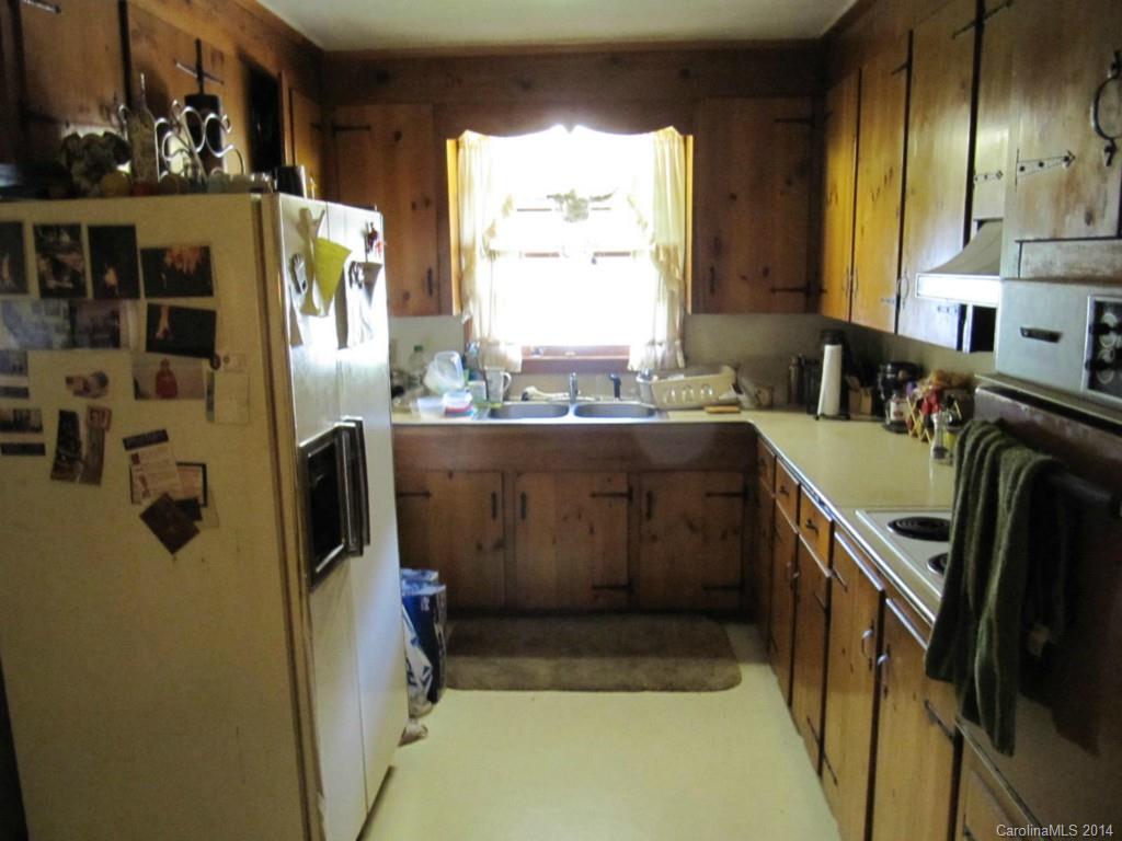 706 Hickory Grove Road Gastonia, NC 28056 - Photo 8 of 14 Gallery Image 8