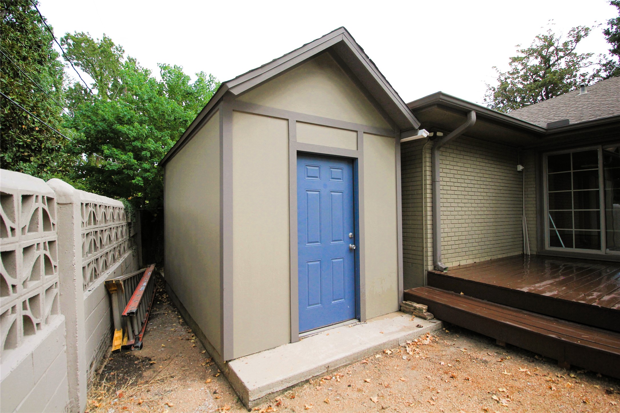 6729 Sylvan Road Houston, TX 77023 - Photo 25 of 27 8x13 storage shed