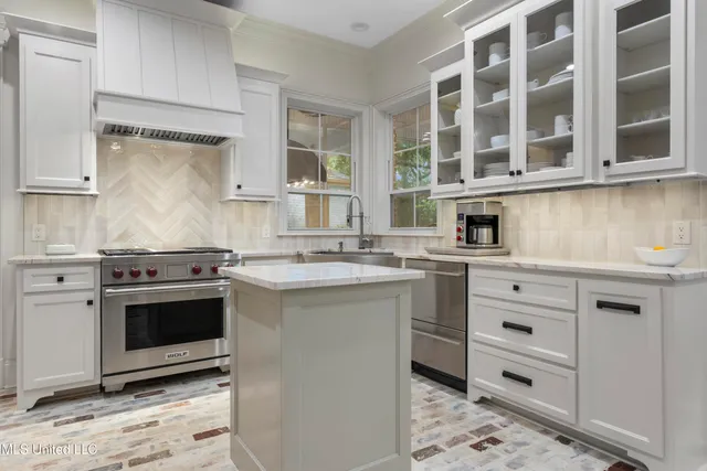 $675,000 | 6416 Oliwa Place, Diamondhead, MS 39525