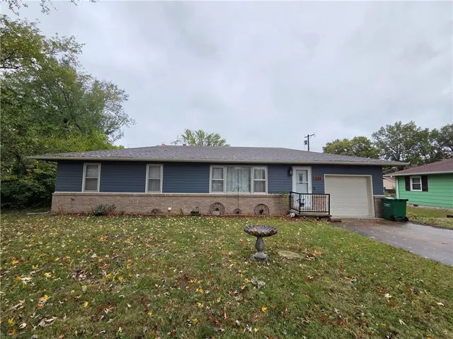 $180,000 | 524 Pin Oak Street, Adrian, MO 64720