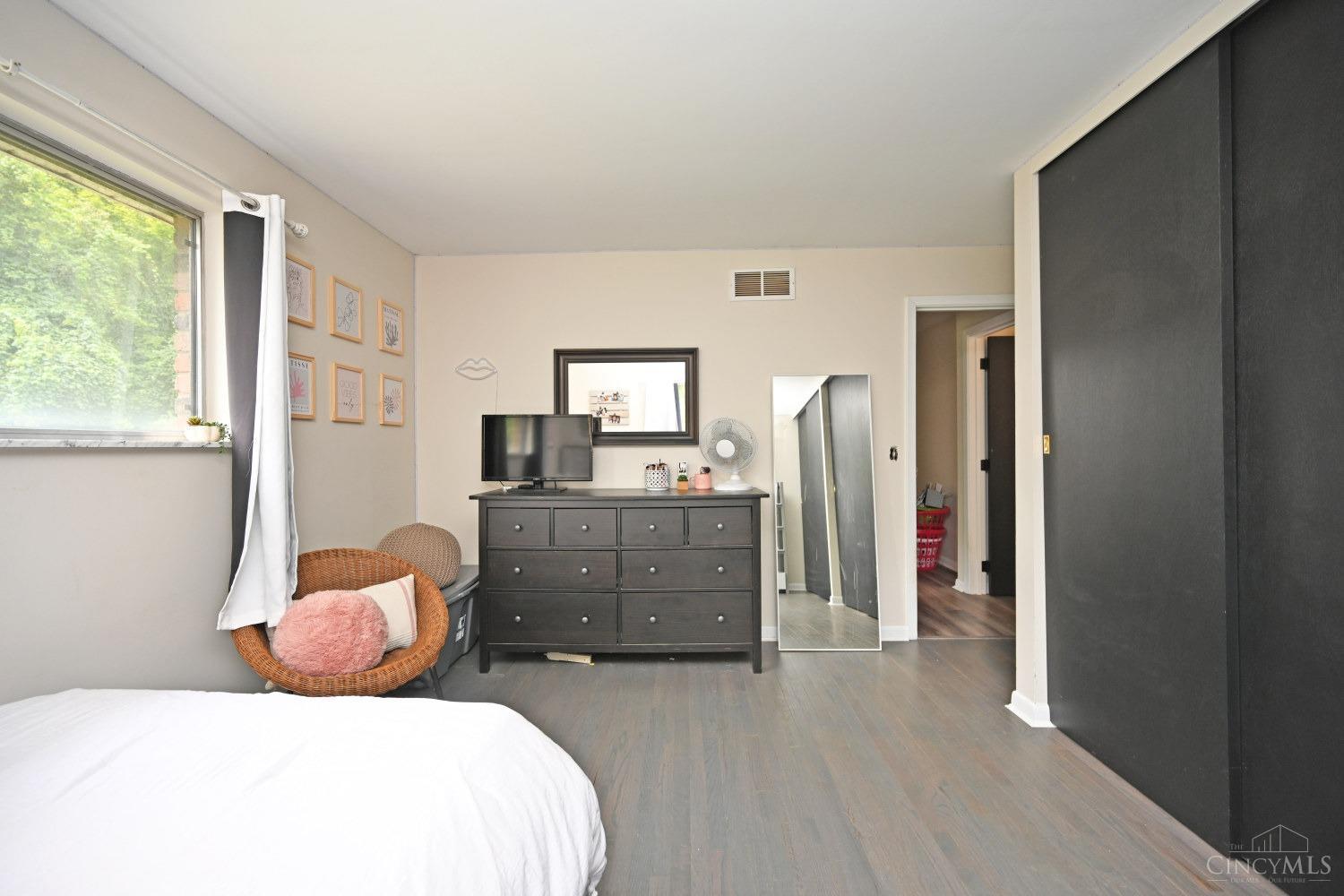 3859 Boomer Road Cincinnati, OH 45247 - Photo 39 of 54