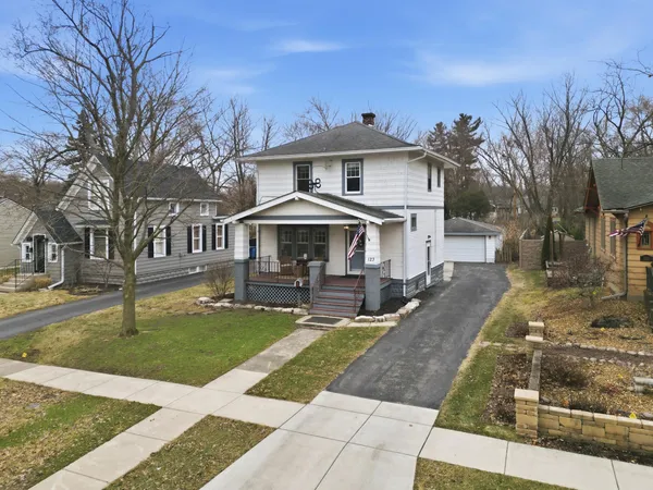 $319,900 | 123 Elmwood Place, Crown Point, IN 46307