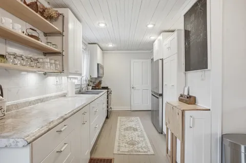 $319,900 | 123 Elmwood Place, Crown Point, IN 46307