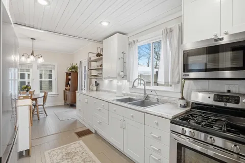 $319,900 | 123 Elmwood Place, Crown Point, IN 46307