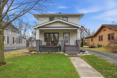 $319,900 | 123 Elmwood Place, Crown Point, IN 46307