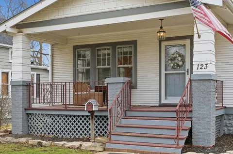 $319,900 | 123 Elmwood Place, Crown Point, IN 46307