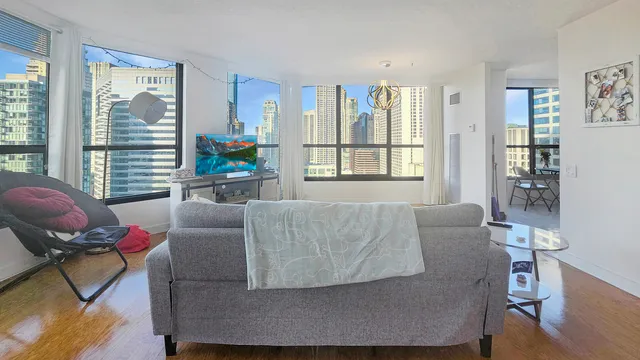 $3,500 | 405 North Wabash Avenue, Unit 2603, Chicago, IL 60611