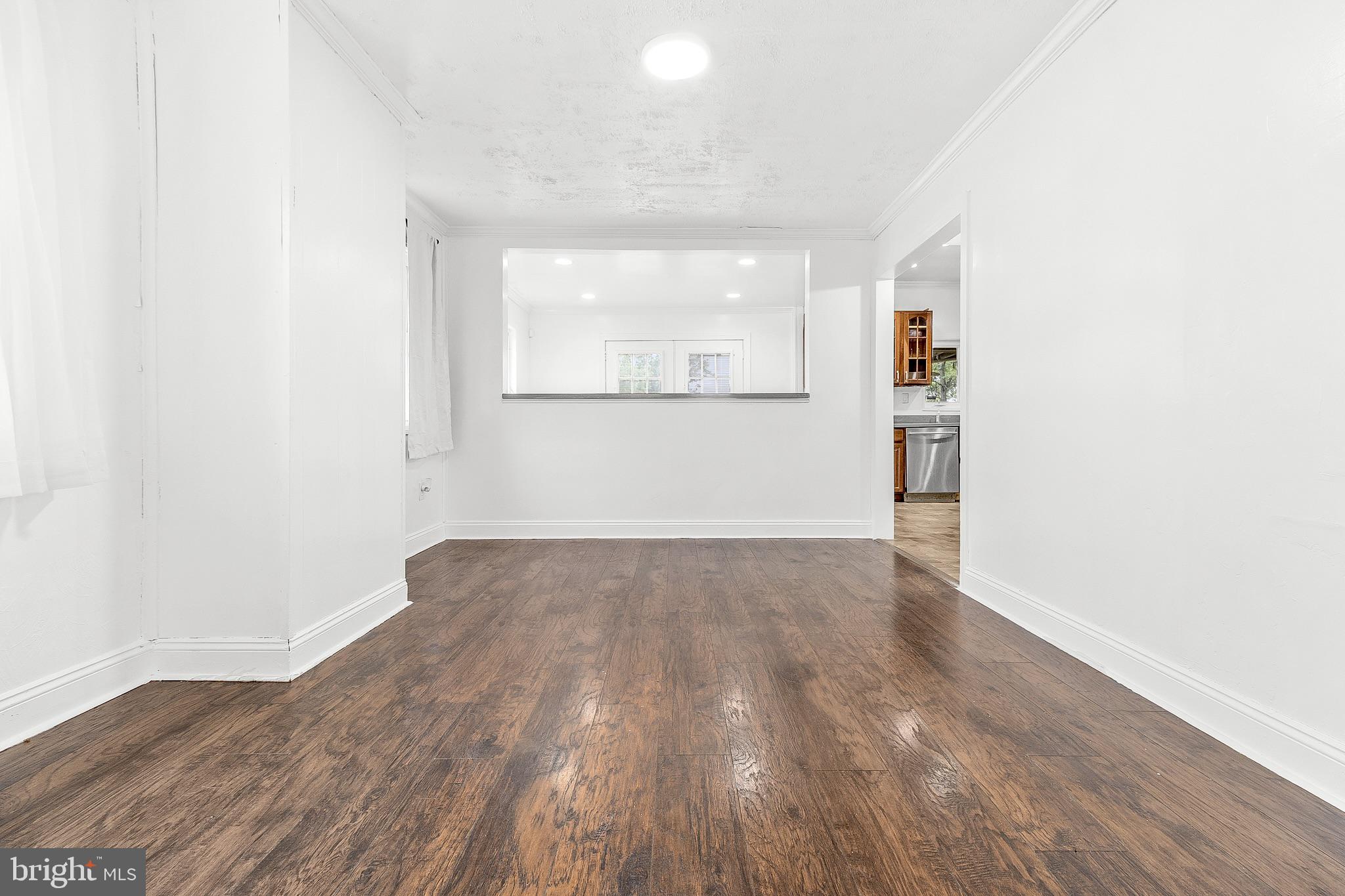 224 East Washington Street Riverside, NJ 08075 - Photo 9 of 27 Formal Dining Area w/ a seperate breakfast nook.