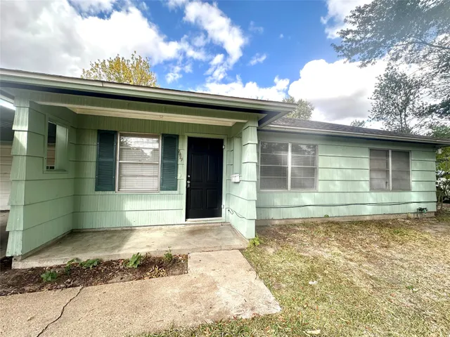$1,700 | 6419 Thrush Drive, Houston, TX 77087