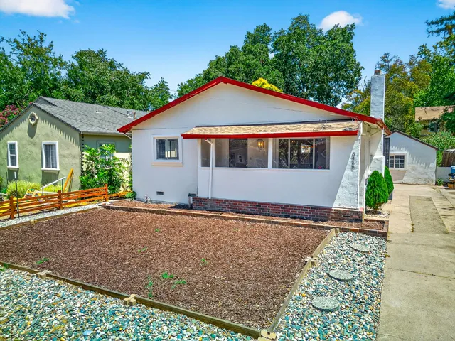 $399,999 | 3459 37th Street, Sacramento, CA 95817