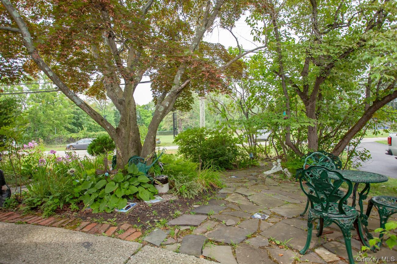 211 Broadway Verplanck, NY 10596 - Photo 45 of 48 a pathway of a yard
